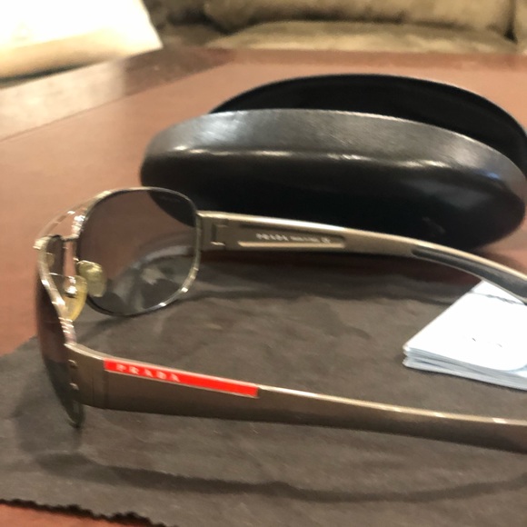 Prada sunglasses- scratch free - Picture 5 of 10